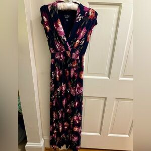 Xs Isabel mat from Target. Navy with flowers (fits like small) EUC!!!